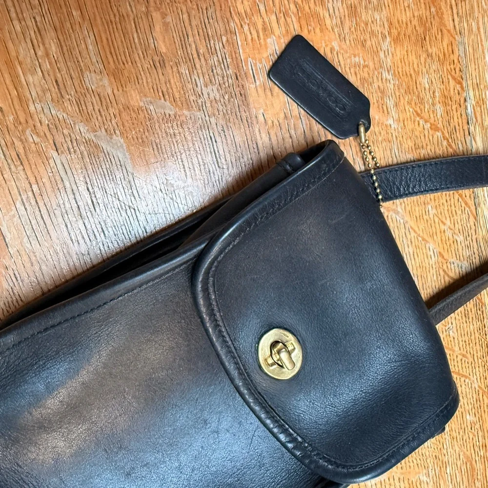 Vintage Coach Black Leather purse - Picture 3 of 6